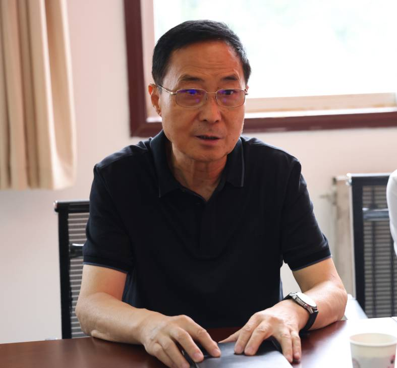 吴前进在华阴市调研慈善工作