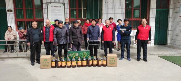 雷锋月里送温暖  文明新风暖金城 ----记潼关县慈善协会学雷锋志愿服务活动
