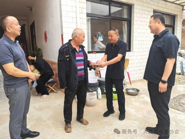 大荔县慈善协会开展五月份慈善救助活动