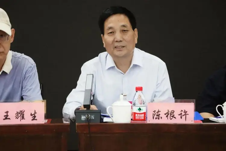 换届启新程 善爱续华章——渭南市临渭区慈善协会第三届会员大会圆满召开 换届启新程 善爱续华章——渭南市临渭区慈善协会第三届会员大会圆满召开
